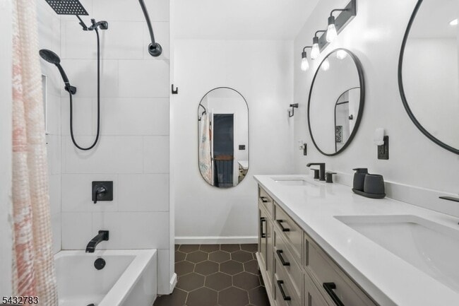 Foto del edificio - 424 Tall Oak Ln