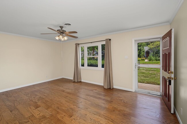 Building Photo - Spacious 3-Bedroom, 2-Bath Home for Rent in Urbana