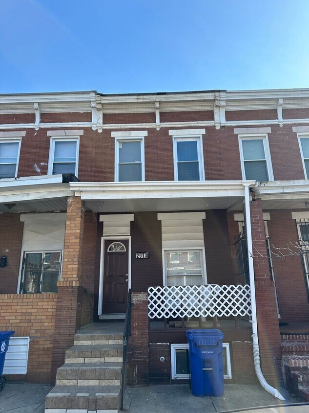 Primary Photo - Spacious Rooms! Partially Finished Basemen...