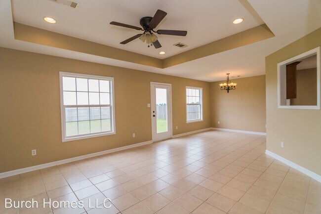 Foto del edificio - 3 br, 2 bath House - 124 CR 418