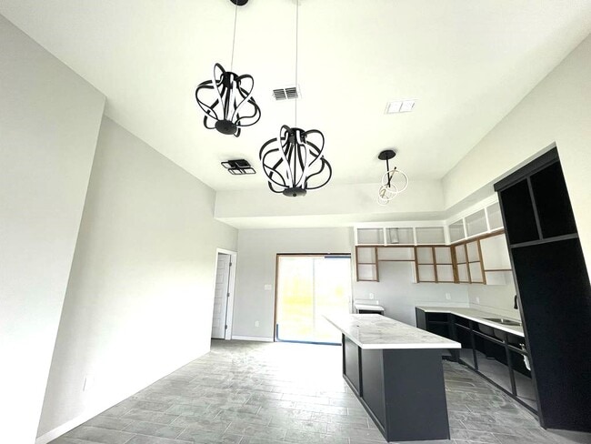 Building Photo - 2302 E Moore Rd