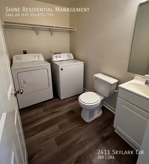 Foto del edificio - 2411 Skylark Cir