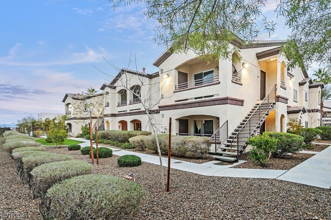 2291 W Horizon Ridge Pkwy Unit 1206, Henderson, Nv 89052 - Condo For 