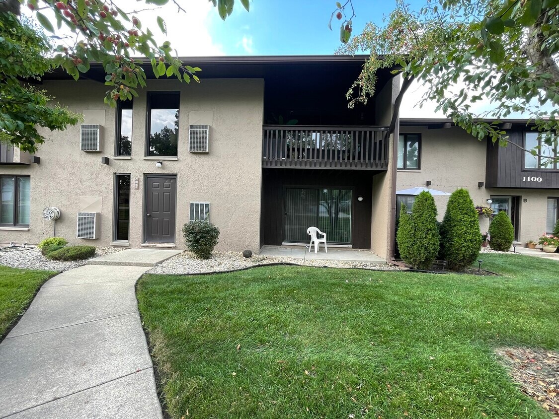 Primary Photo - 1100 Holbrook Rd