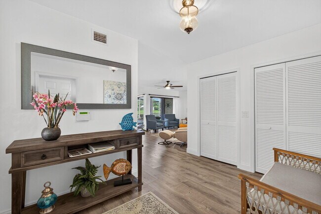 Building Photo - 16997 Waterbend Dr