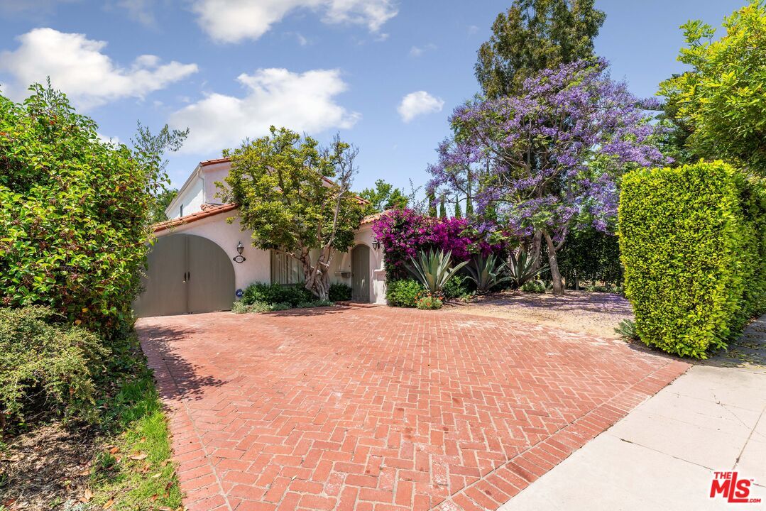 Primary Photo - 2231 Overland Ave