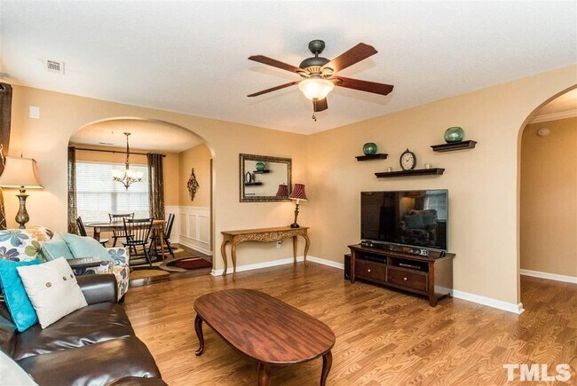 Building Photo - 207 Cabana Dr