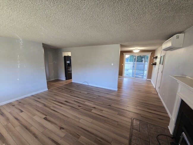 Building Photo - 14984 SE Linden Ln