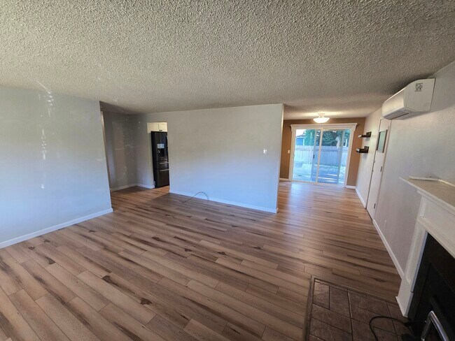 Foto del edificio - 14984 SE Linden Ln