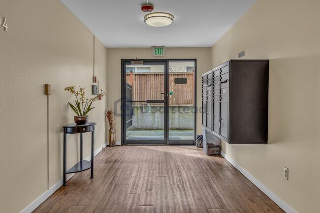 Foto del edificio - 845 NE 125th St