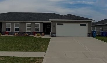 Photo - 124 Bridgeport Dr Townhome