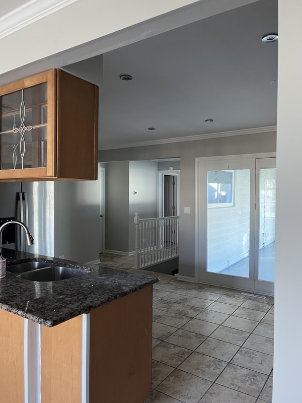 Foto del edificio - 324 N Schubert St