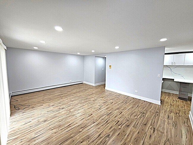 Building Photo - 568 Fairway View Dr