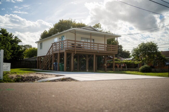 Foto del edificio - 3022 W Frierson Ave