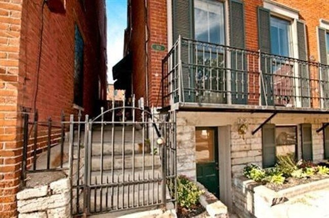 Building Photo - 112 E 5th St