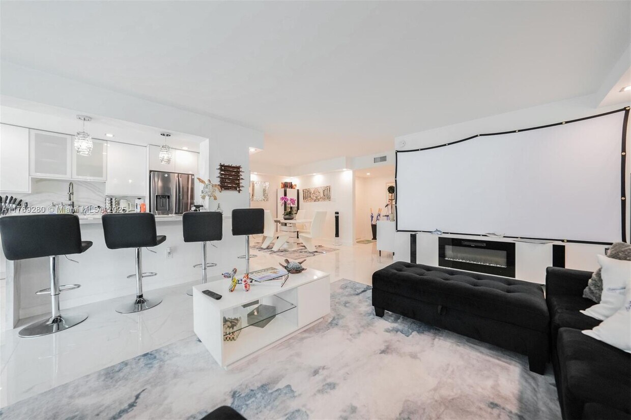 Primary Photo - 18071 Biscayne Blvd