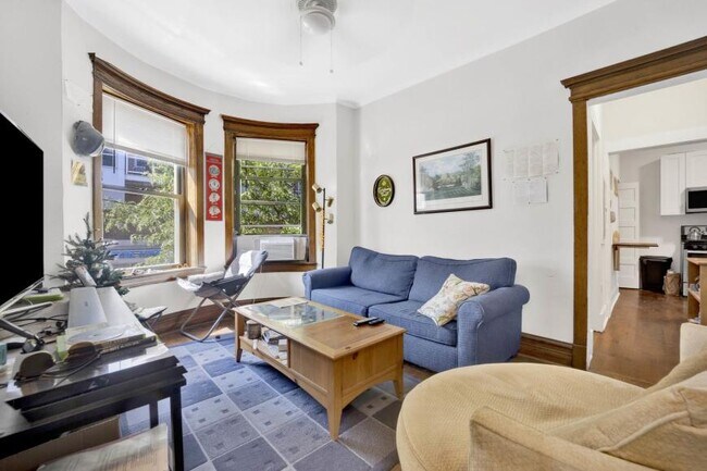 Foto del edificio - 3 bedroom in Chicago IL 60613