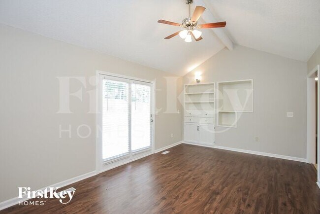 Foto del edificio - 8033 N Everton Ave