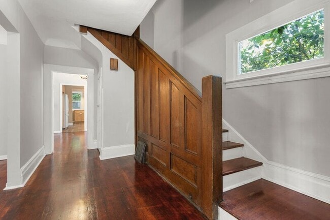 Building Photo - 4927 S Corbett Ave