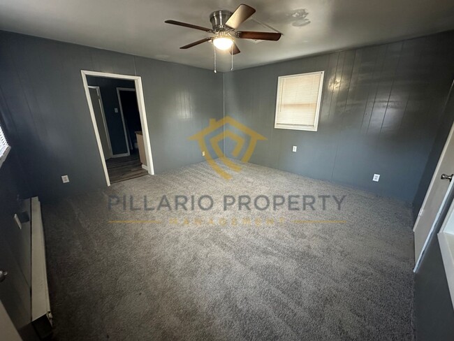 Building Photo - 805-805-805-802 S Worth Ave
