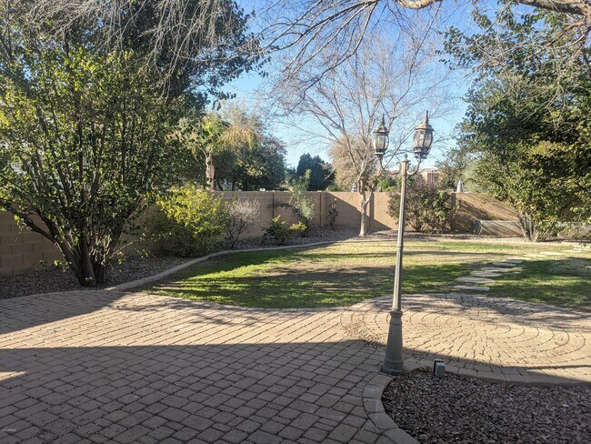 Foto del edificio - 140 W Hackberry Dr