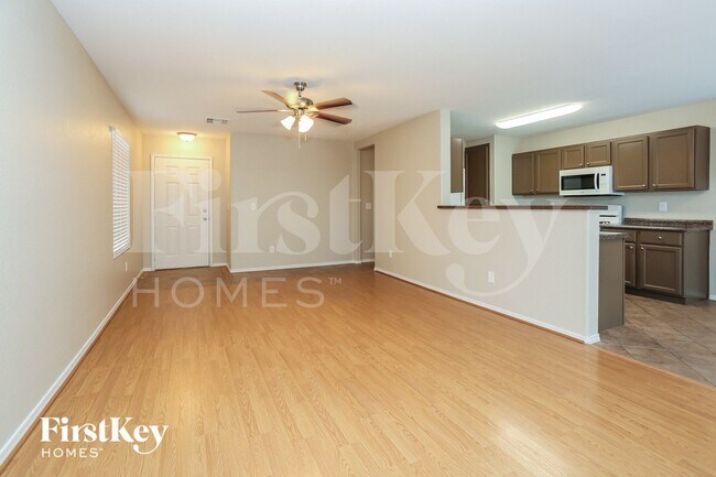 Building Photo - 5508 Crinoline Ave