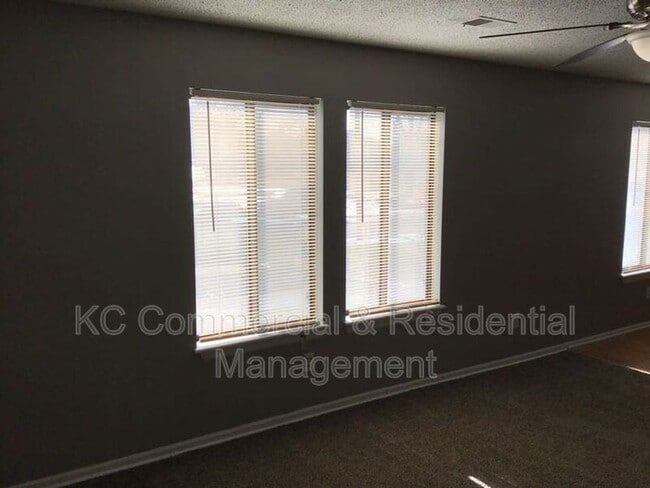 Foto del edificio - 208 W Meadow St