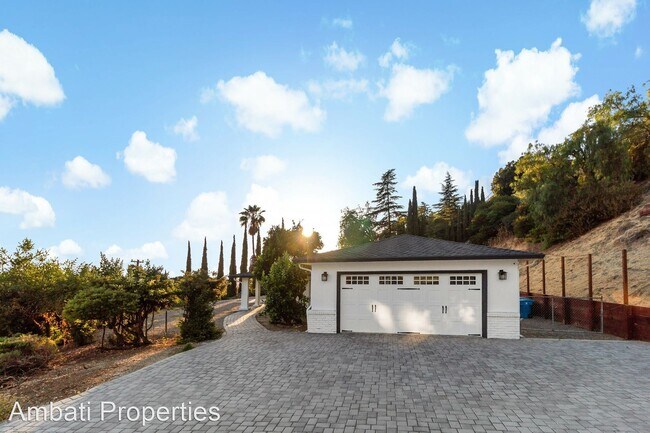 Building Photo - 3 br, 3 bath House - 15731 Simoni Drive