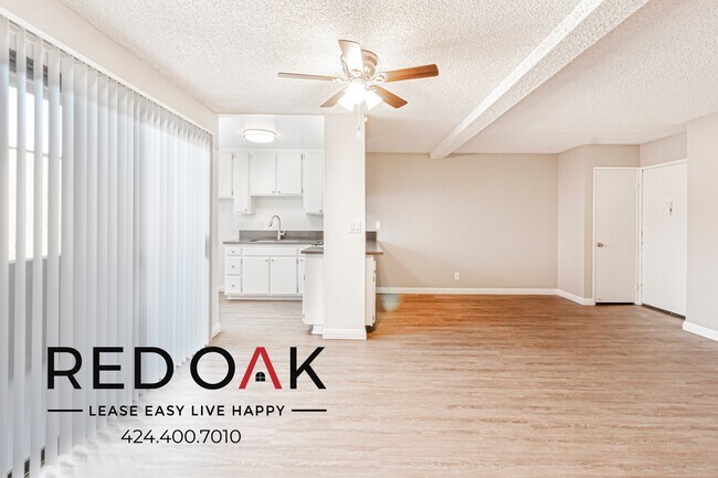 Foto del edificio - 8614 Woodley Ave