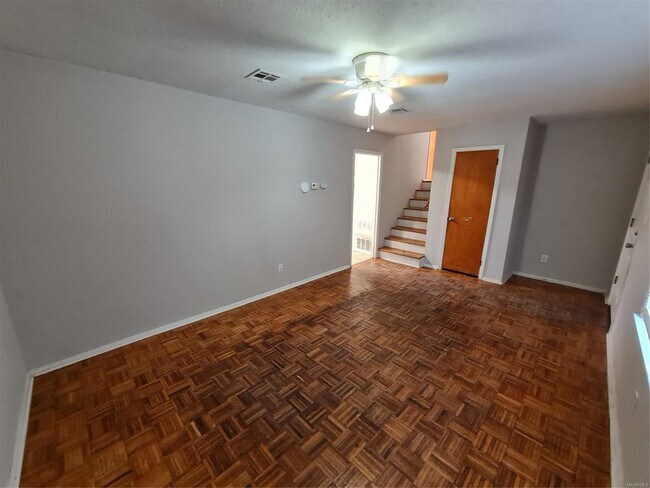 Foto del edificio - 1618 Midway St