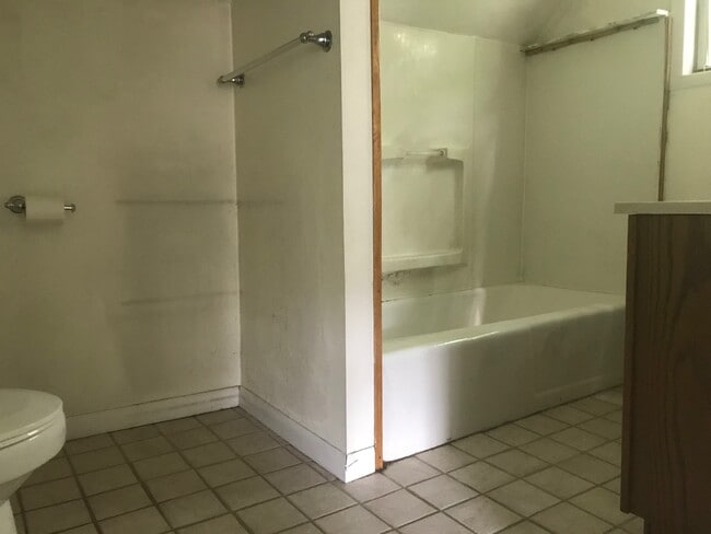 Building Photo - 5708 Pontiac Dr