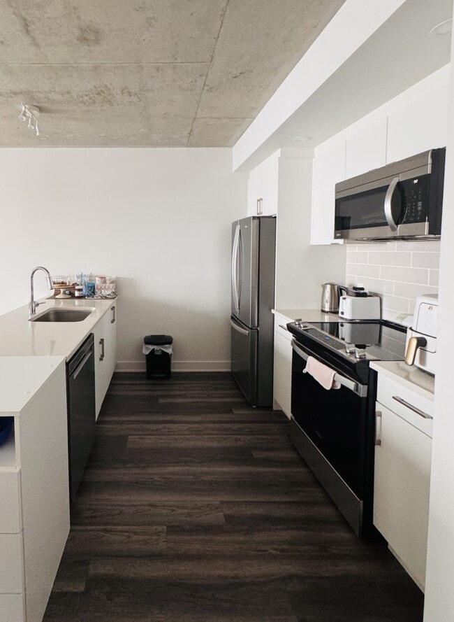 Photo du bâtiment - 1-1404 Av. de la Gare