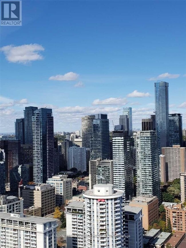 Building Photo - 403 Church St