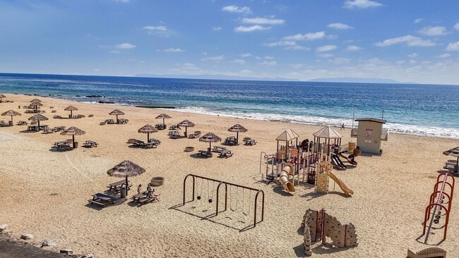 Building Photo - Coastal Mid-Century Estate with Panoramic Ocean & Catalina Views in Rancho PV