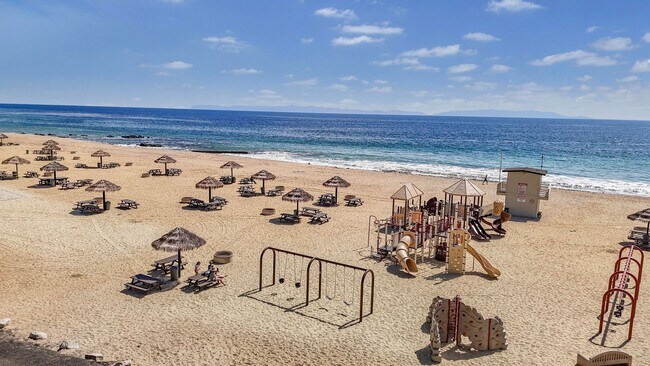 Foto del edificio - Coastal Mid-Century Estate with Panoramic Ocean & Catalina Views in Rancho PV