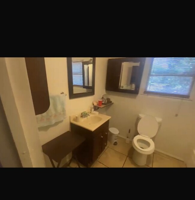 Building Photo - 5638 Block Ave