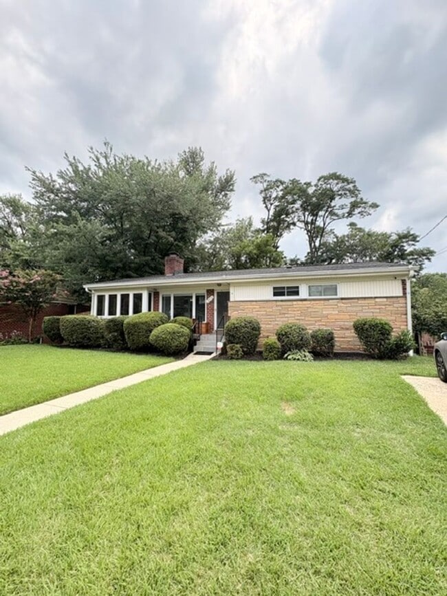 Building Photo - 9714 Admiralty Dr