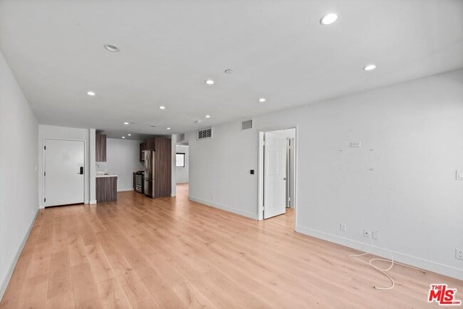 Foto del edificio - 725 N Alfred St