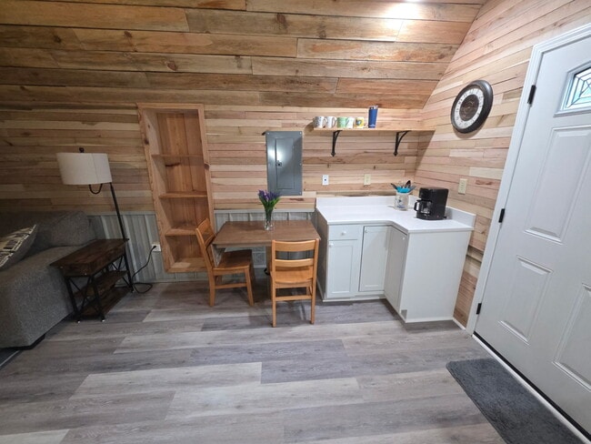 Foto del edificio - 820 Clearview Rd