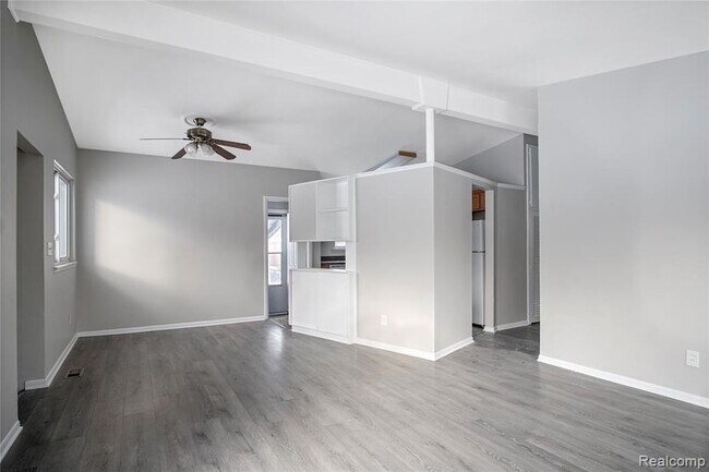 Building Photo - 15320 Marlow St