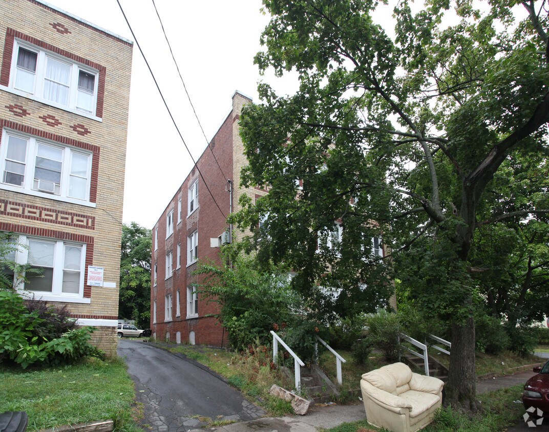 Foto del edificio - 32 Wilcox St