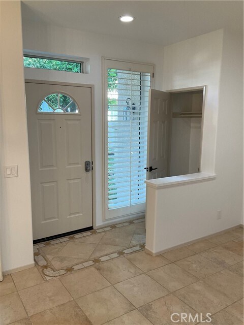 Foto del edificio - 1093 S Positano Ave