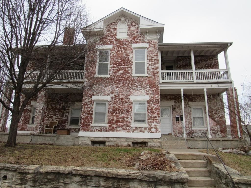 Primary Photo - 700 Missouri Avenue - Bottom Unit