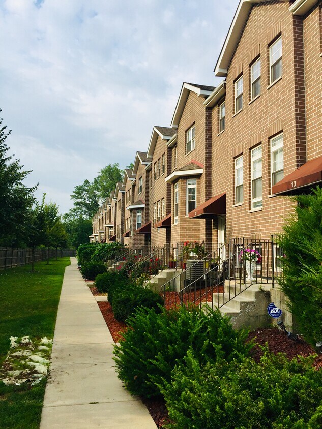 Primary Photo - 2501 W 36th St