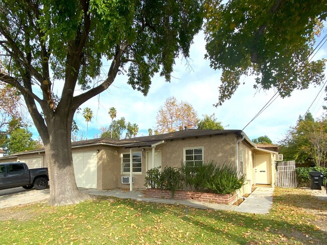 Building Photo - 7320 Ventura Canyon Ave