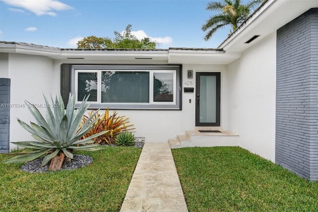 Foto del edificio - 425 NE 114th St