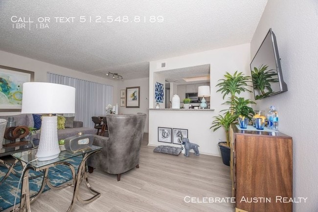 Building Photo - Enjoy exceptional amenities