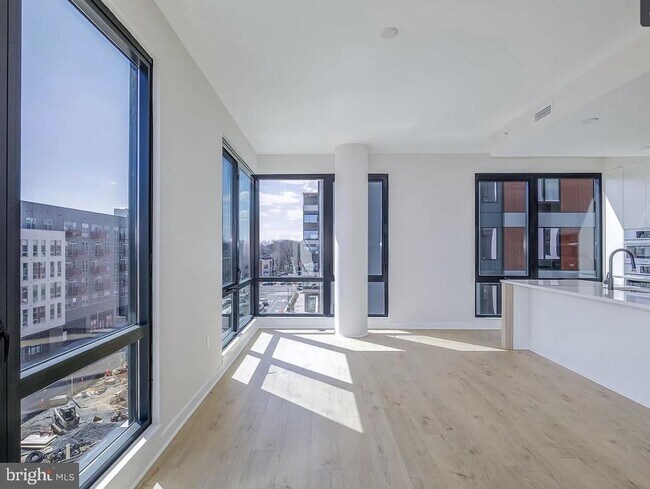 Foto del edificio - 255 W Falls Station Blvd