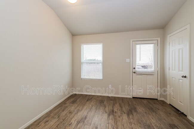 Building Photo - 122 Ellis Dr