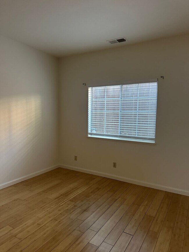 Photo - 3501 Richmond Blvd Apartment